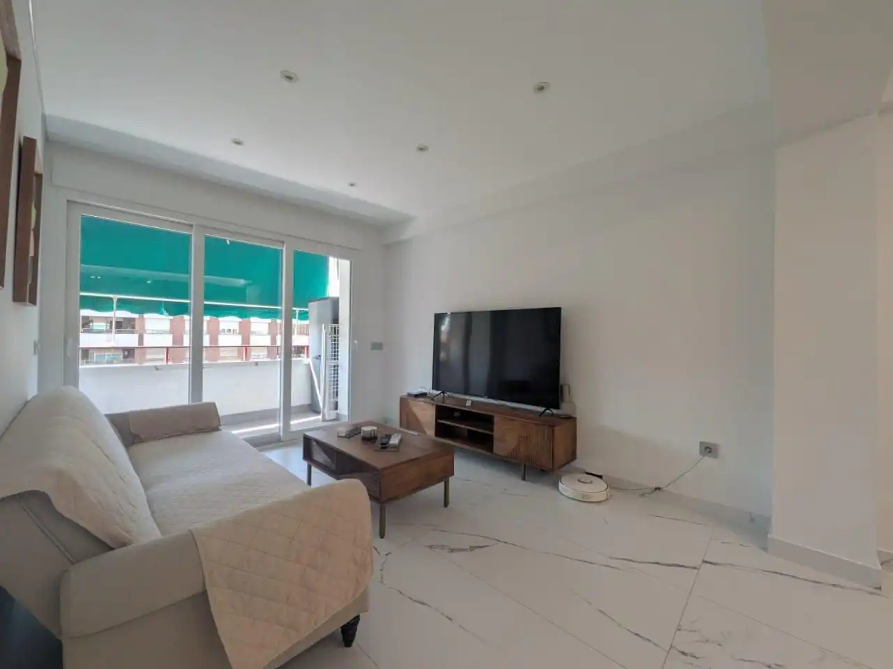 Living room of Flat for sale in Córdoba  with Air Conditioner, Terrace and Furnished