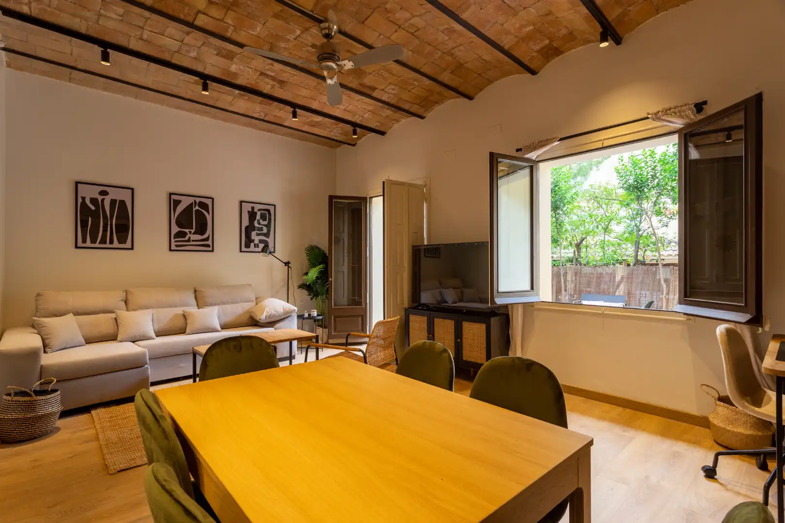 Bajo con jardín en venta en Carrer de Nil Fabra, imagen 9