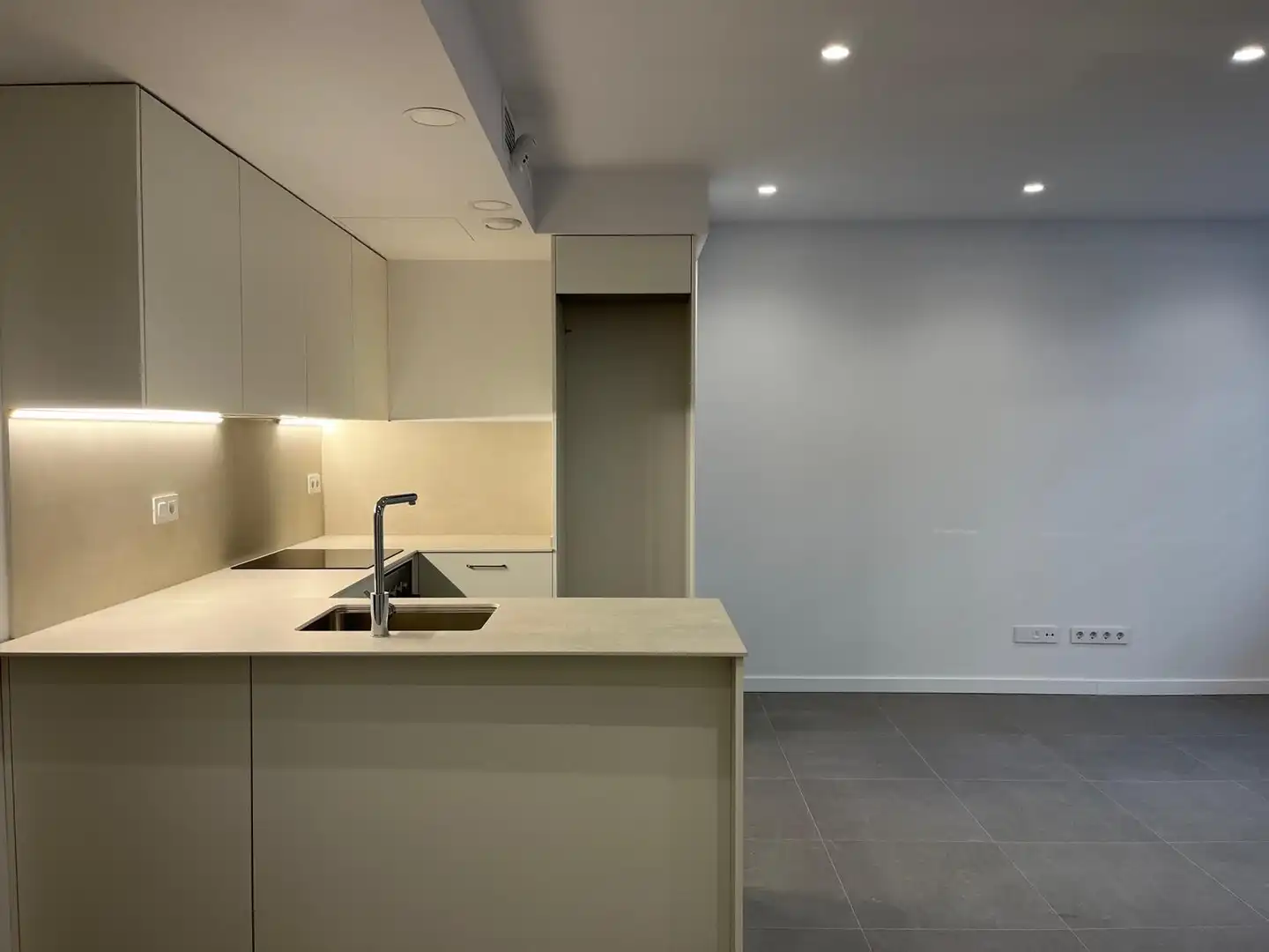 Cocina de Planta baja en venta en Sabadell con Aire acondicionado y Calefacción