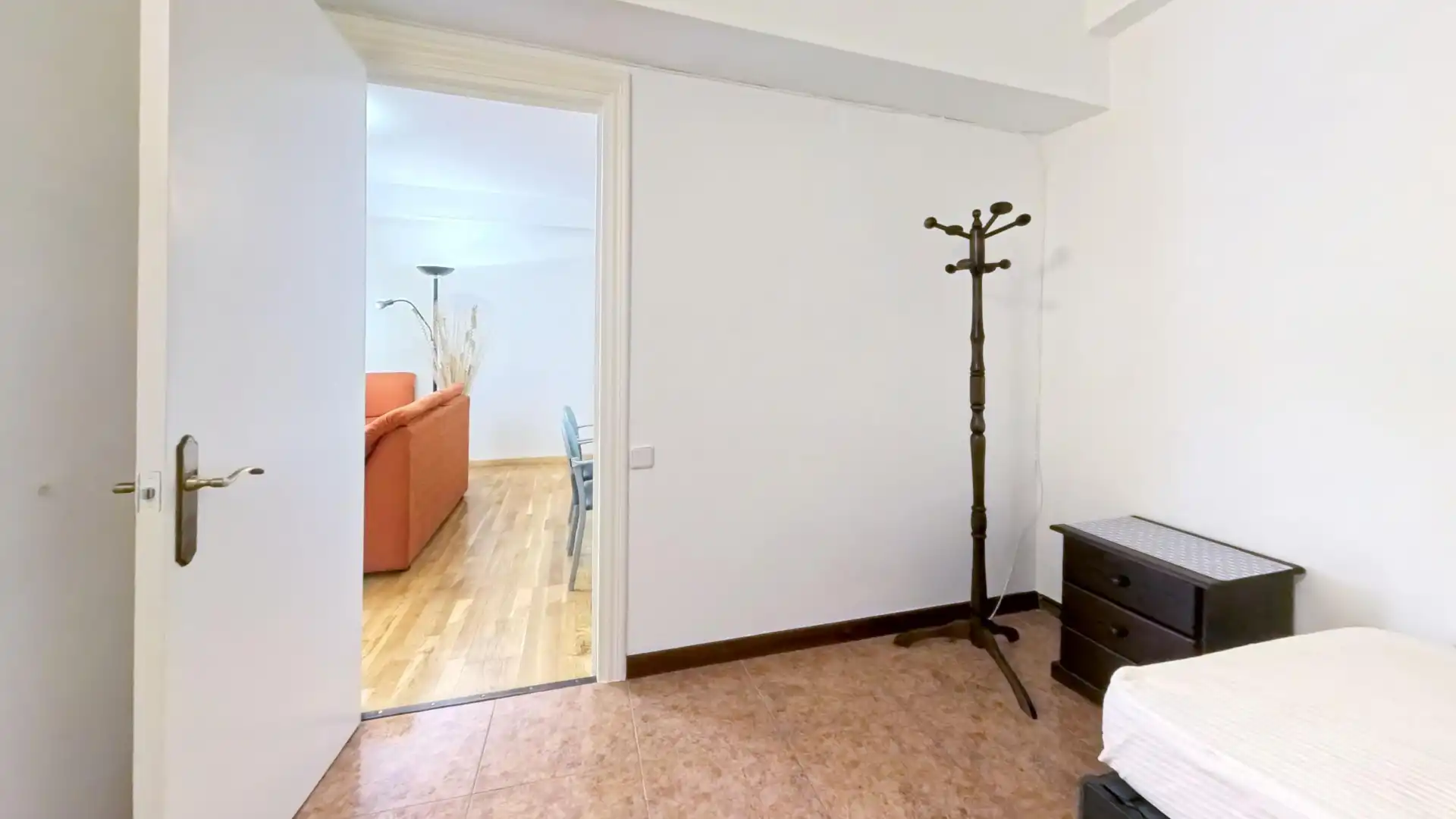 Appartamento con terrazza in affitto a Carrer de Pere Martell, imagen 9