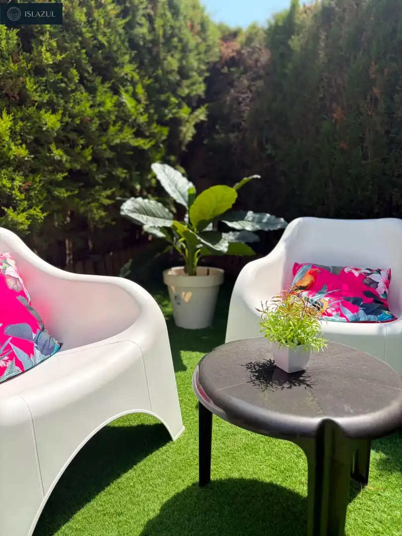 Terrasse von Einfamilien-Reihenhaus zum Verkauf in Islantilla mit Privatgarten, Terrasse und Abstellraum