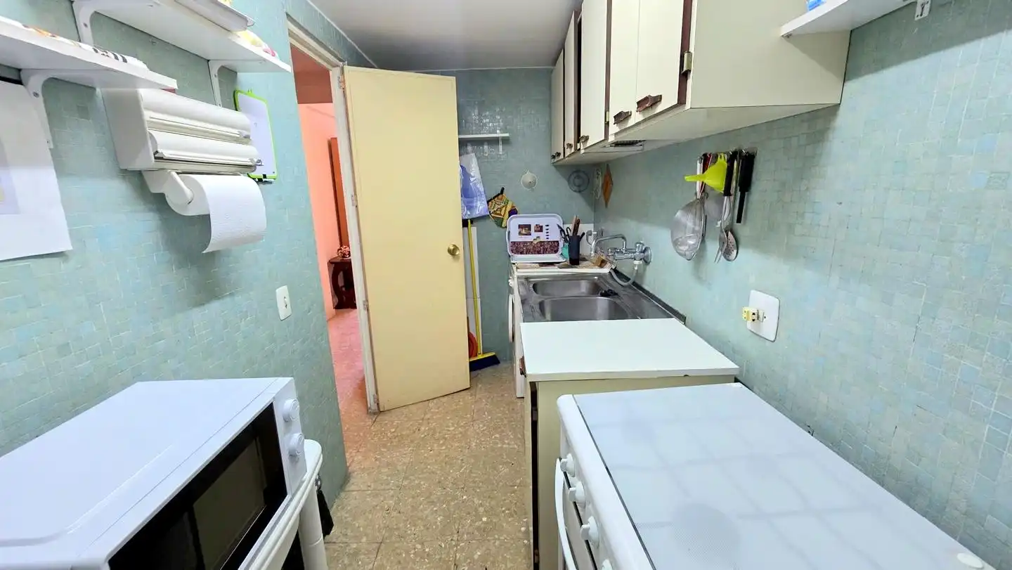 Cuina de Apartament de lloguer en Gandia amb Terrassa i Moblat