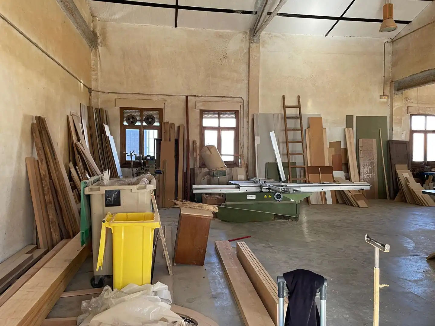 Industrial buildings for sale in El Gastor