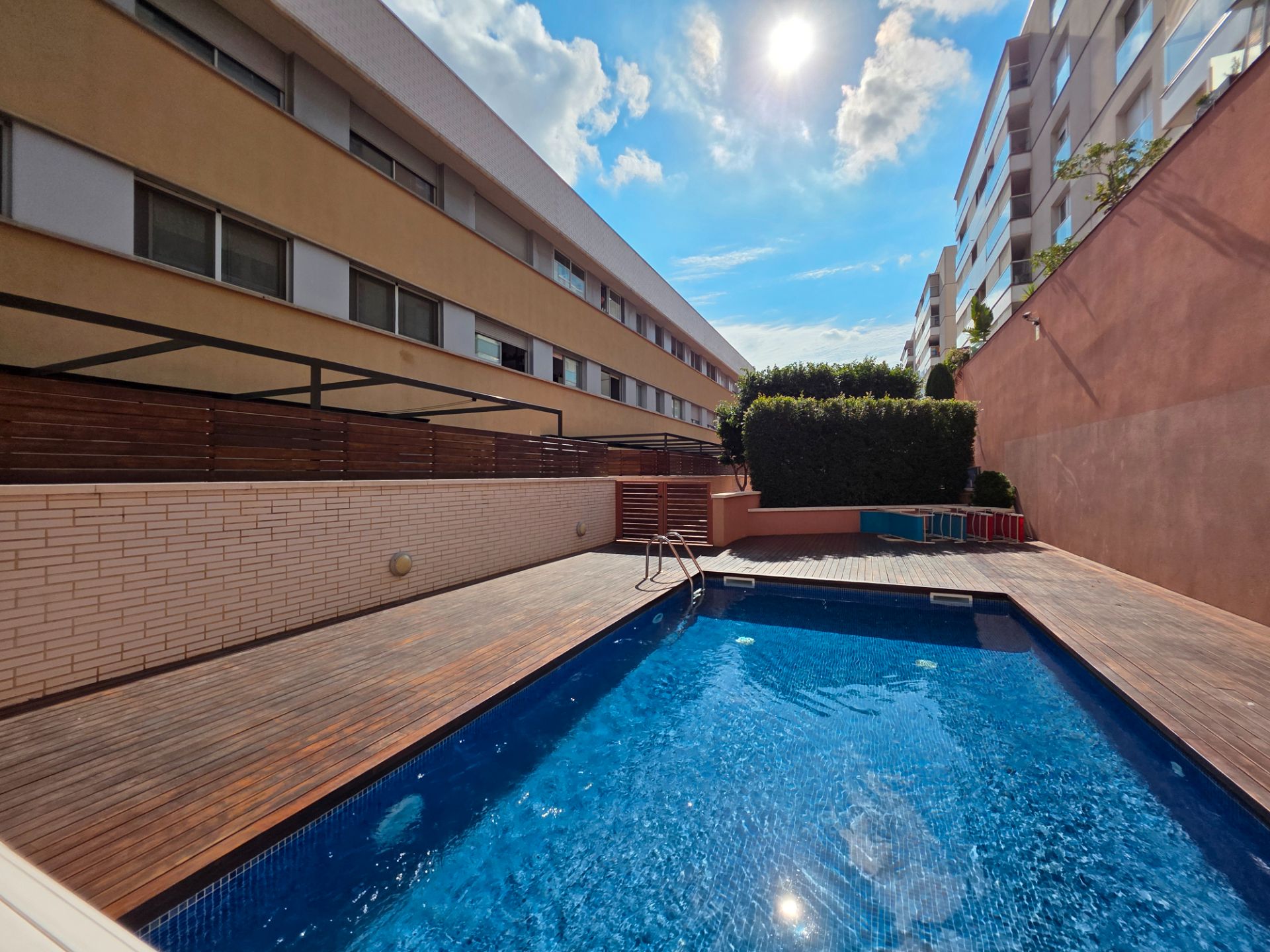 Piscina de Pis en venda en  Barcelona Capital amb Aire condicionat, Calefacció i Jardí privat