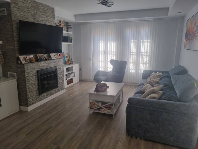 Casa adosada en Alquiler en Calle Cartógrafo Vicente Tofiño en Hornos Púnicos