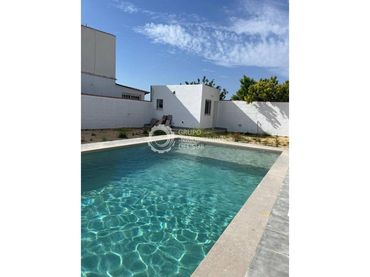 Xalet amb piscina en venda a Los Franceses – La Vega