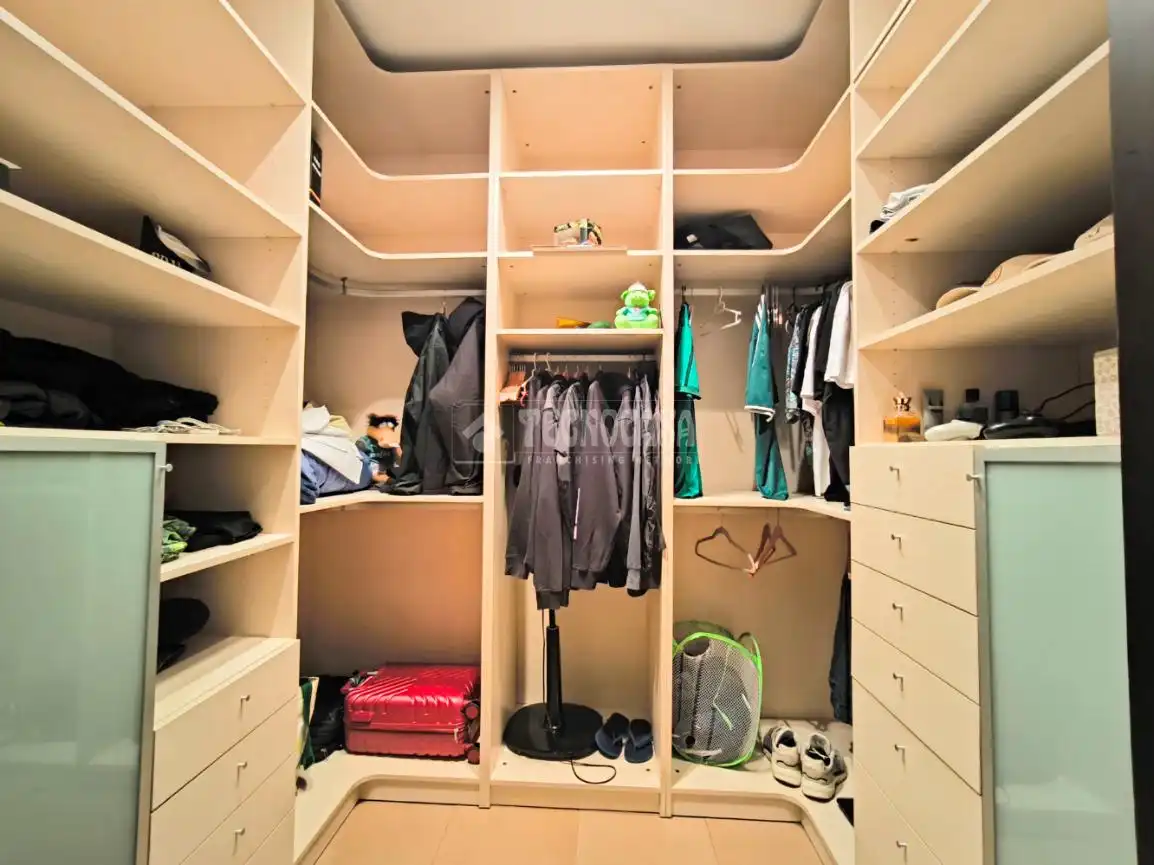 Habitación de Piso en venta en Barcelona con Balcón
