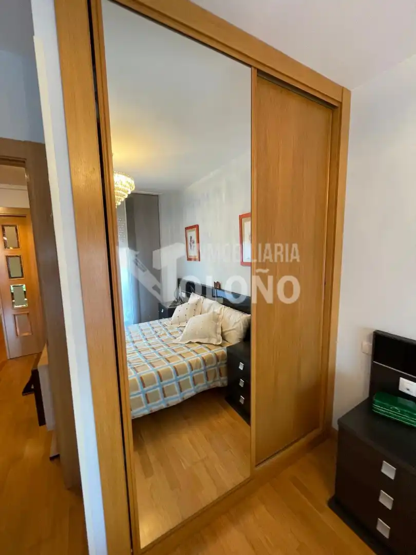 Habitación de Apartamento en venta en Castañares de Rioja con Calefacción, Parquet y Terraza