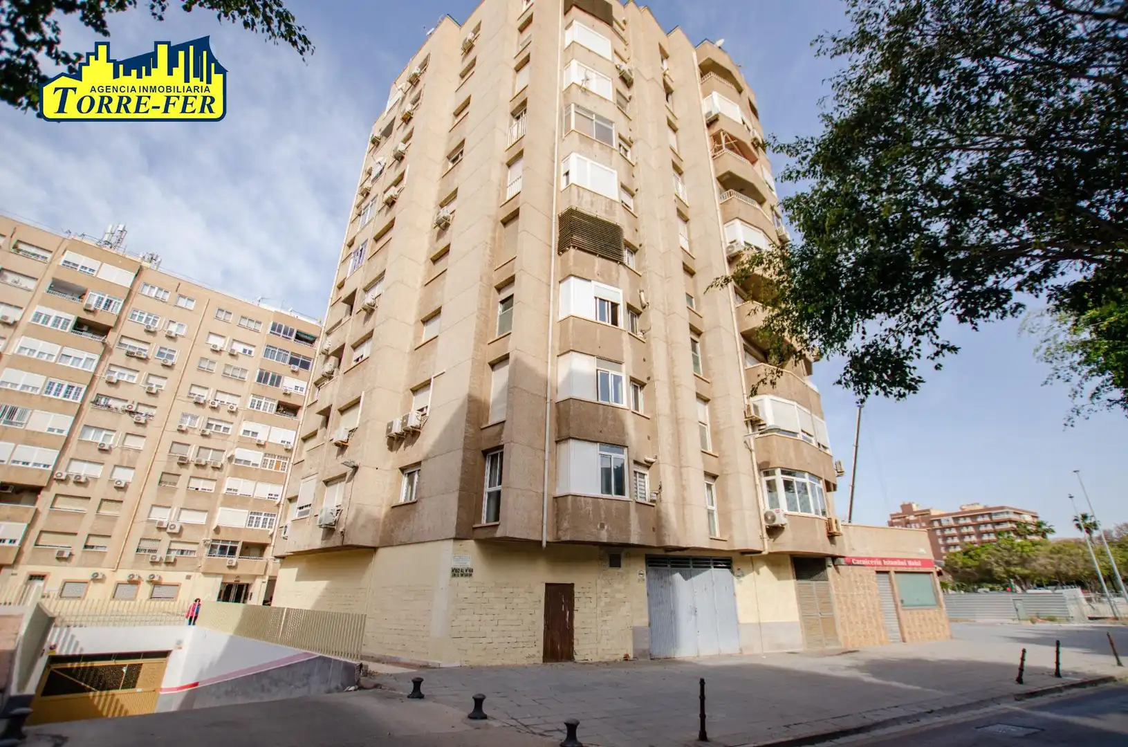 Außenansicht von Wohnung zum Verkauf in Almería mit Klimaanlage und Heizung