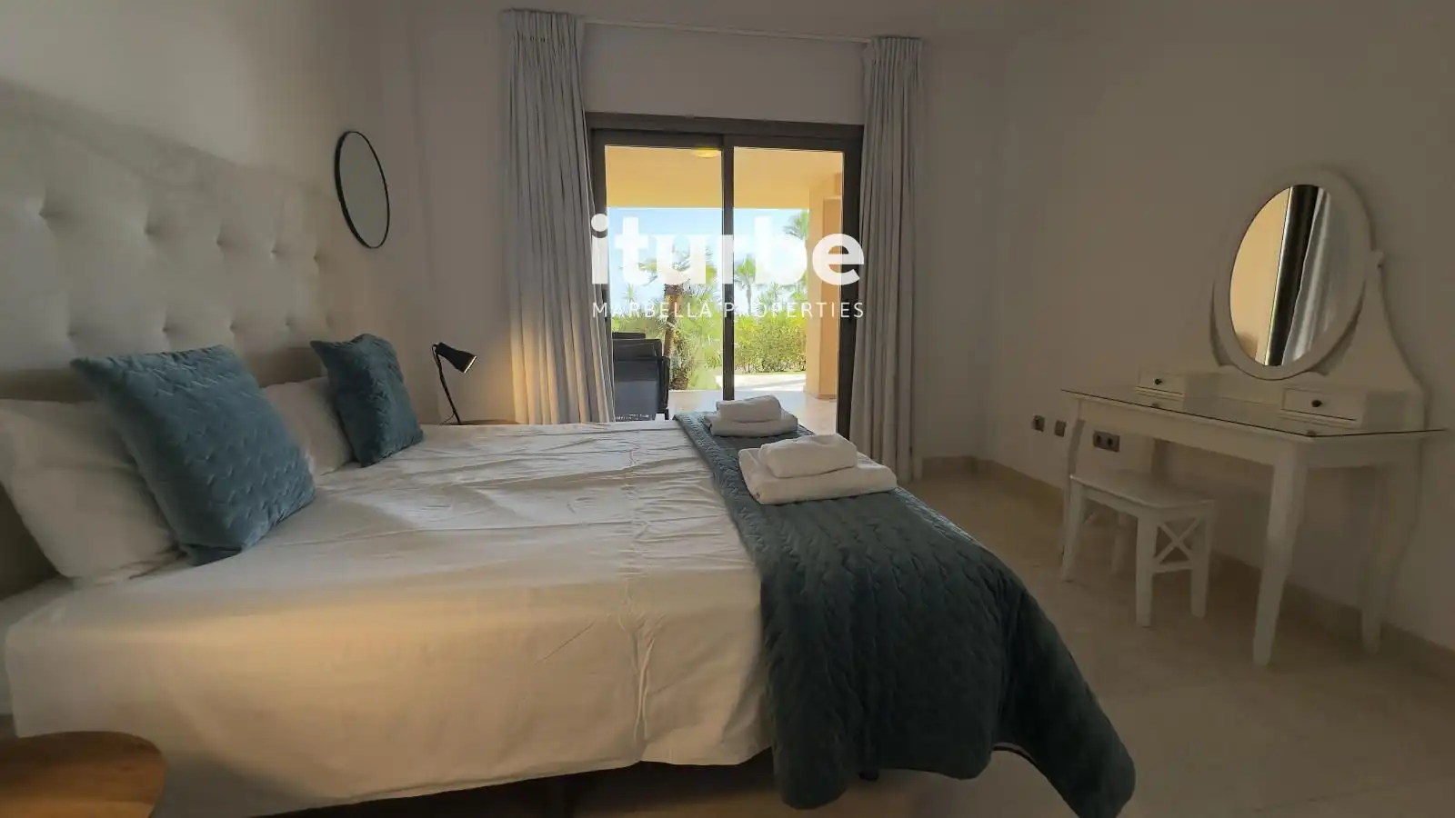 Bedroom of Flat for rent in Benahavís  with Air Conditioner, Terrace and Swimming Pool