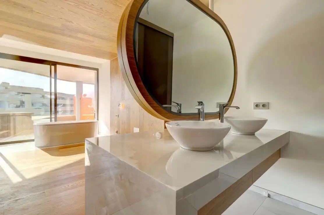 Baño de Apartamento en venta en Fuengirola con Aire acondicionado, Calefacción y Jardín privado