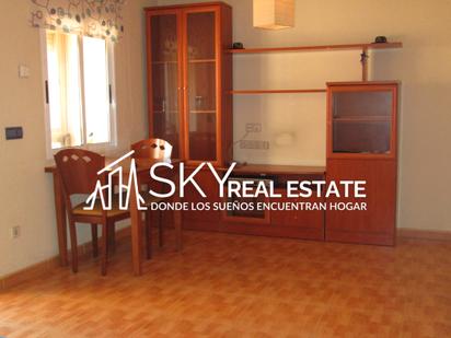 Living room of Flat for sale in  Madrid Capital