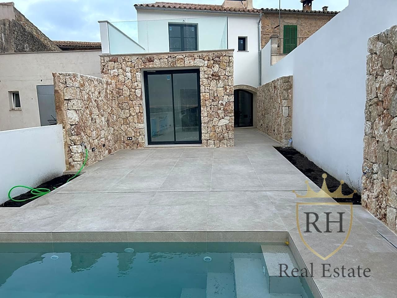 Swimming pool of House or chalet for sale in Maria de la Salut  with Air Conditioner, Private garden and Swimming Pool