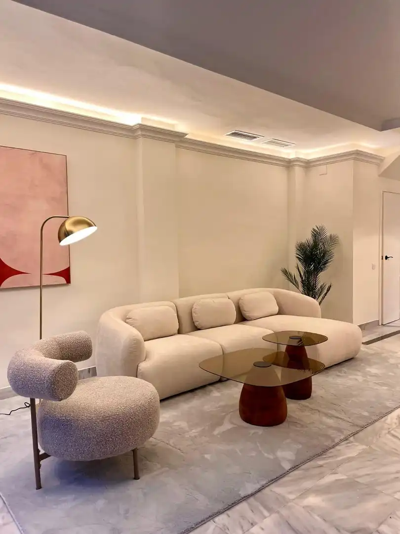 Sala de estar de Casa adosada en venta en Marbella con Jardín privado, Terraza y Trastero