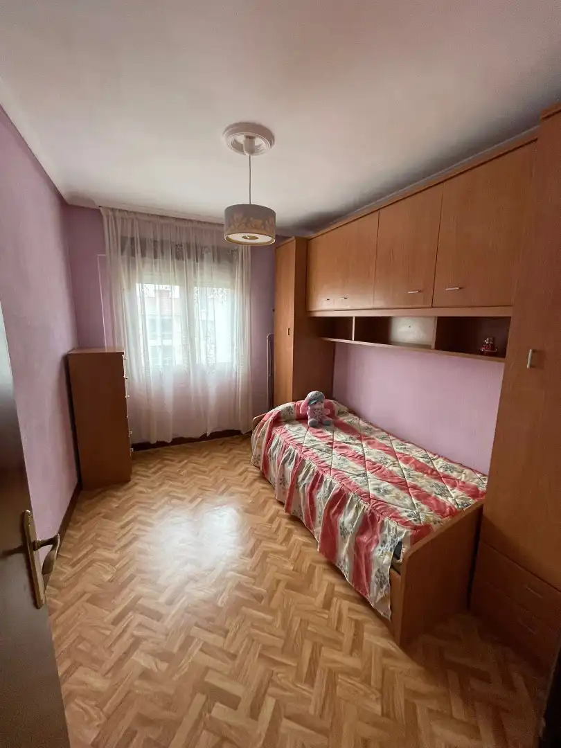Habitación de Piso en venta en Barakaldo  con Calefacción, Amueblado y Horno
