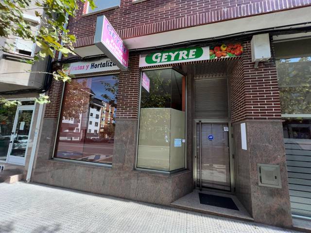 Local comercial en Alquiler en Flores de Sil - La Placa