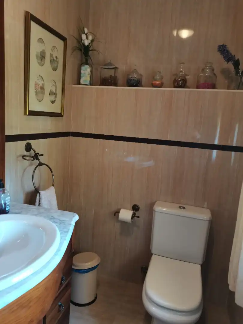 Bany de Casa o xalet en venda en Málaga amb Calefacció, Jardí privat i Parquet