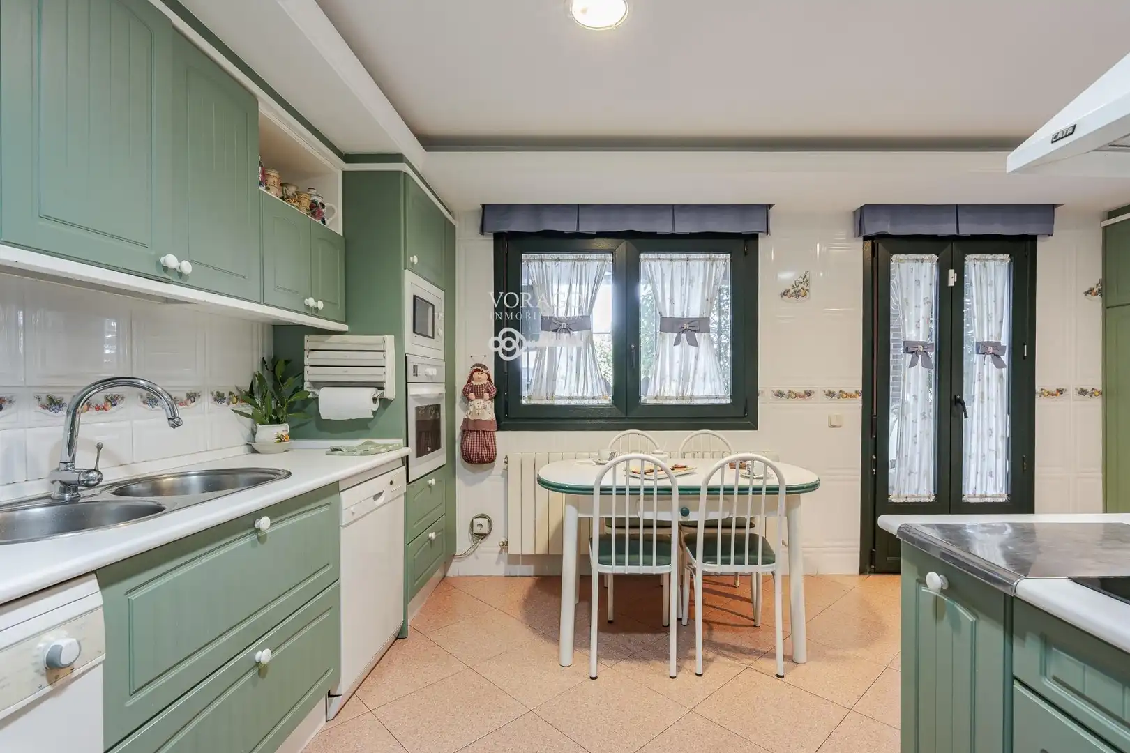 Cocina de Casa o chalet en venta en Villanueva de la Torre con Calefacción, Jardín privado y Terraza