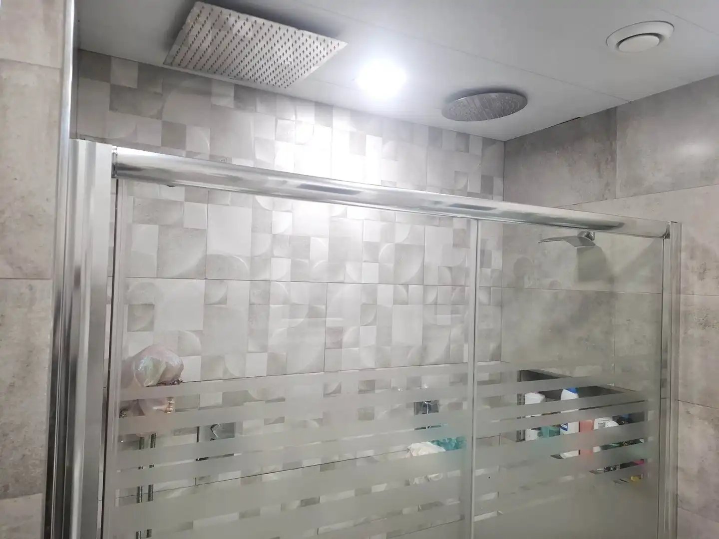 Bany de Pis en venda en Ripollet amb Aire condicionat, Calefacció i Terrassa