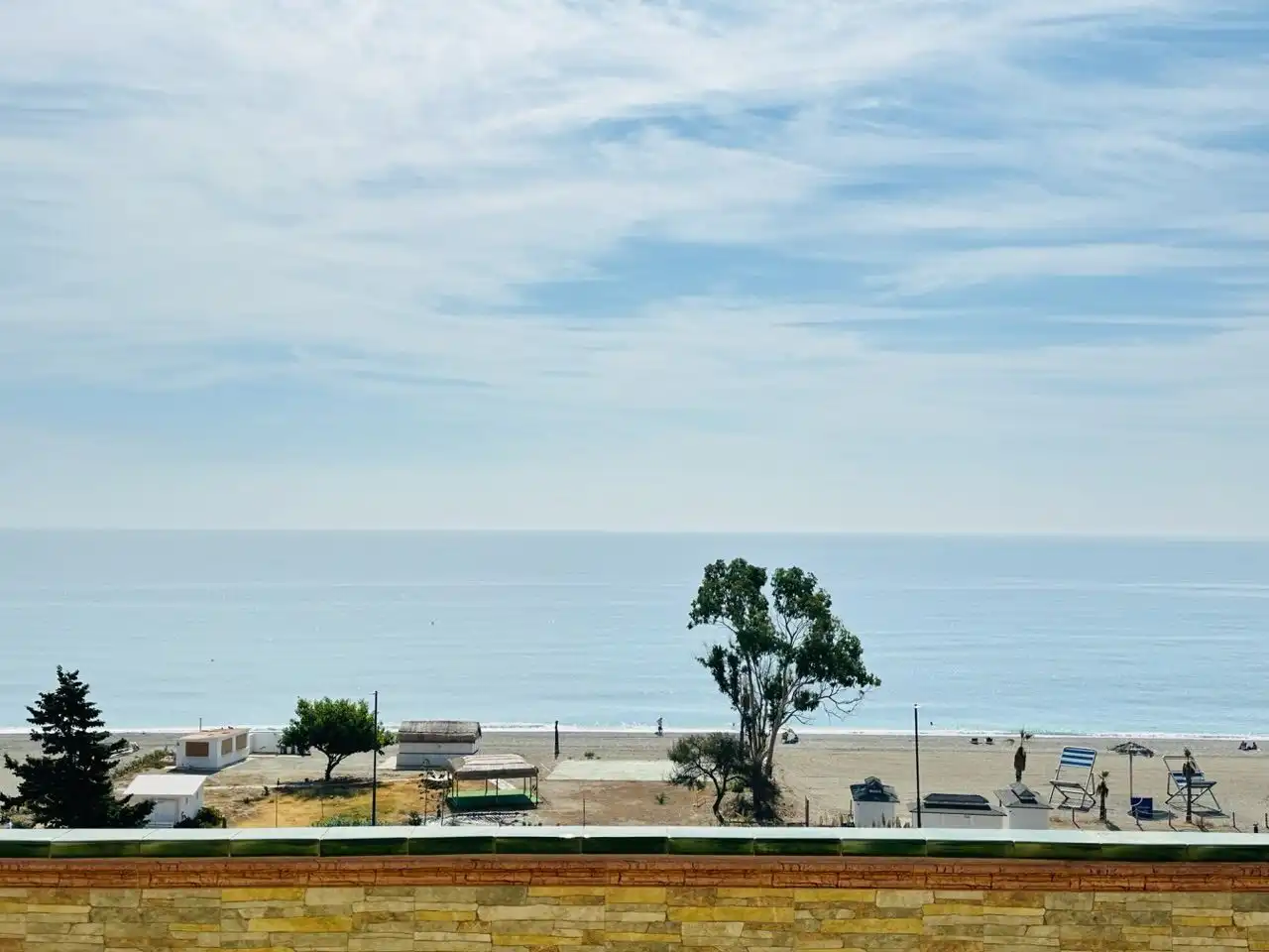 Vista exterior de Casa o xalet en venda en Torrox amb Aire condicionat, Jardí privat i Traster