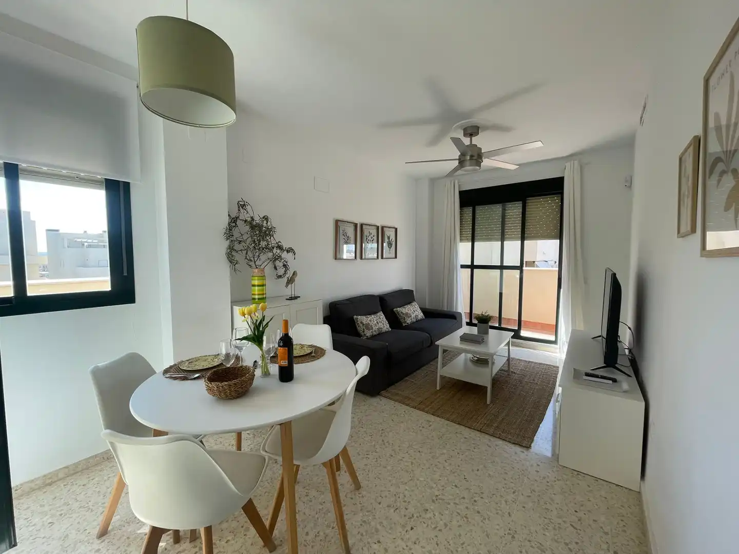 Living room of Flat for sale in Jerez de la Frontera  with Air Conditioner, Parquet flooring and Terrace