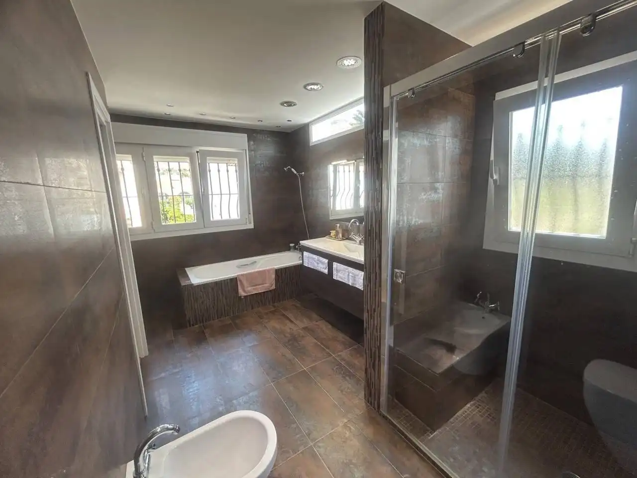 Bathroom of Houses for sale in Roquetas de Mar  with Air Conditioner, Private garden and Terrace