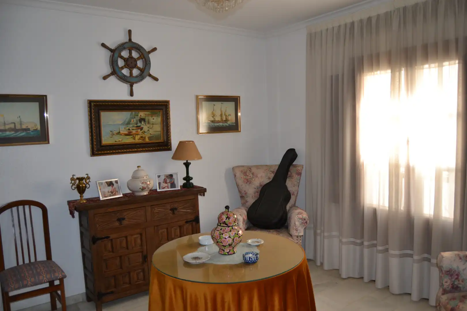 Sala d'estar de Casa o xalet en venda en Córdoba amb Aire condicionat, Calefacció i Jardí privat