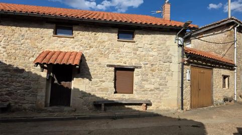Foto 2 de Casa adosada en venda a Calle Arriba Cozl, 7, Aguilar de Campoo, Palencia