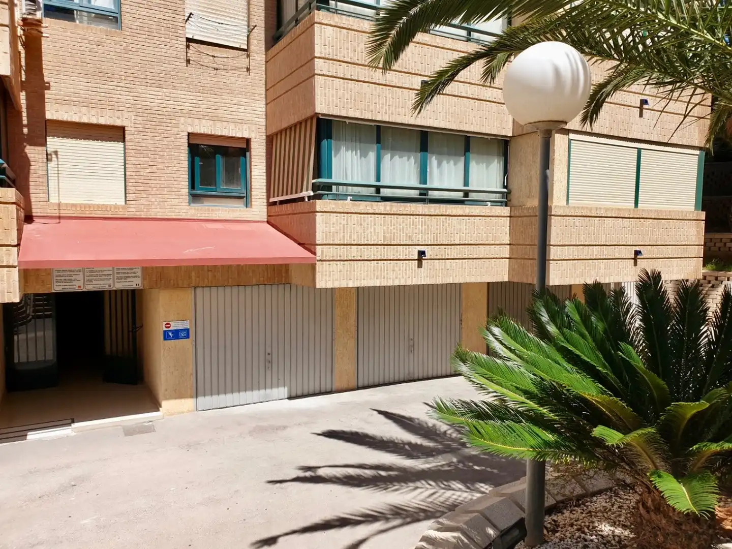 Vista exterior de Apartament en venda en Finestrat amb Jardí privat i Piscina