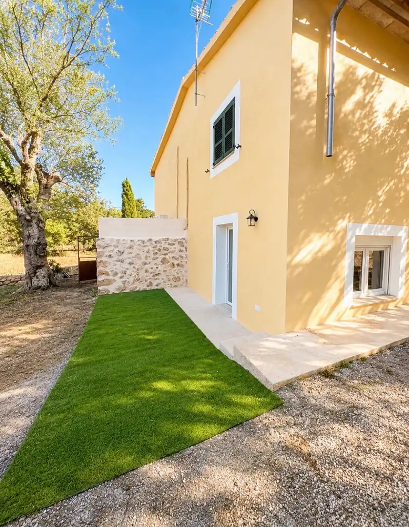 Vista exterior de Casa o xalet de lloguer en Algaida amb Aire condicionat i Jardí privat