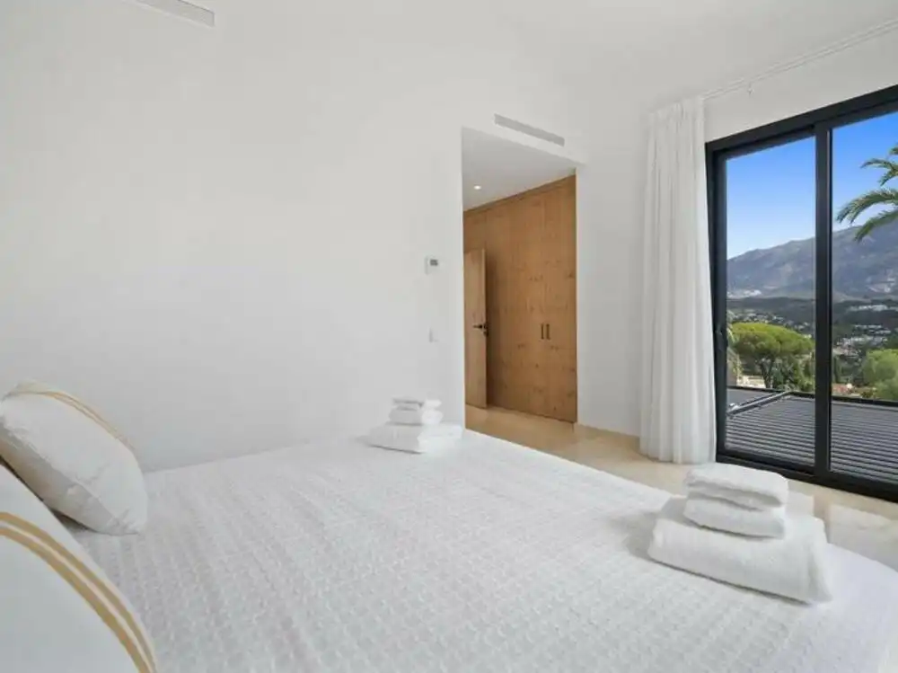 Bedroom of Houses for sale in Nueva Andalucía