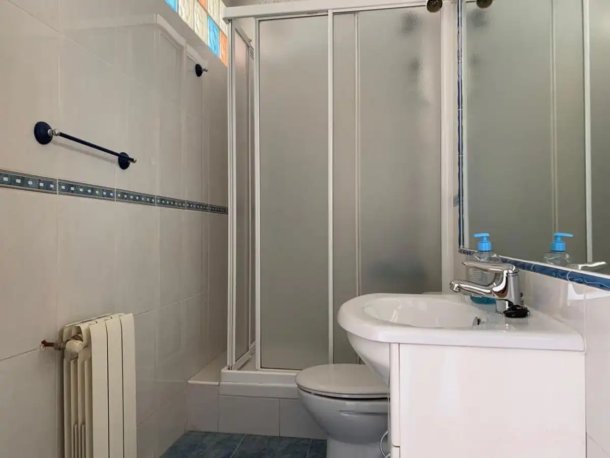Bathroom of Attic for rent in Madrid  with Air Conditioner, Heating and Terrace