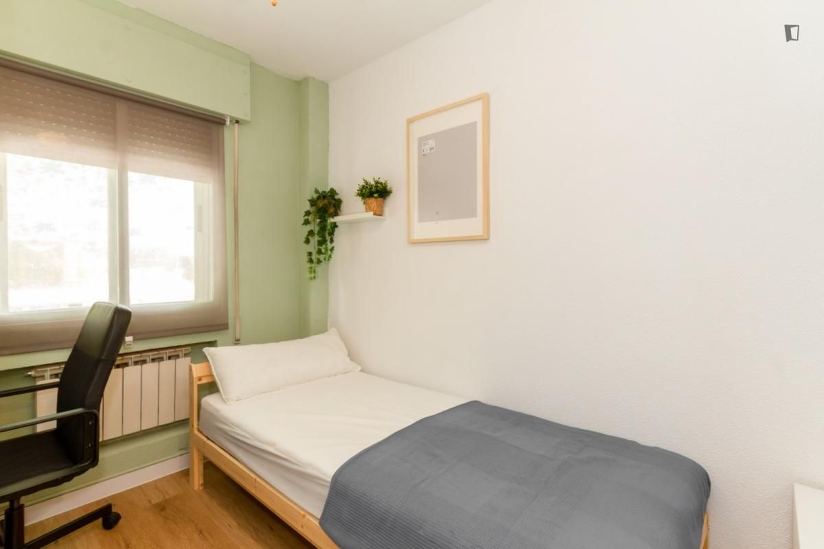 Bedroom of Apartment to share in Alcalá de Henares  with Air Conditioner, Heating and Furnished