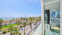 Exterior view of Flat for sale in  Barcelona Capital  with Air Conditioner, Heating and Terrace