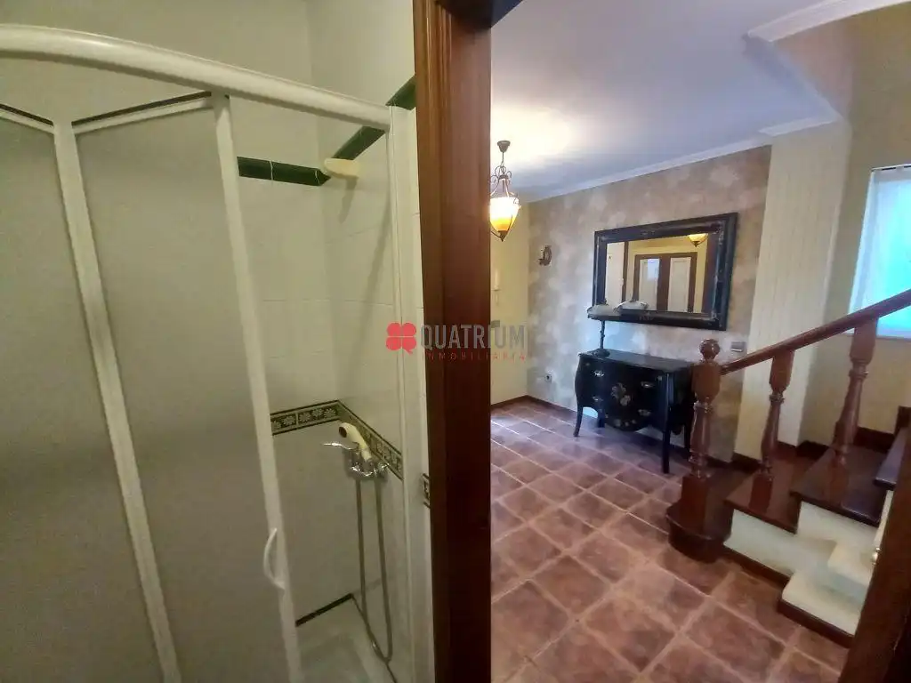 Habitación de Casa o chalet de alquiler en Santiago de Compostela  con Calefacción, Jardín privado y Trastero