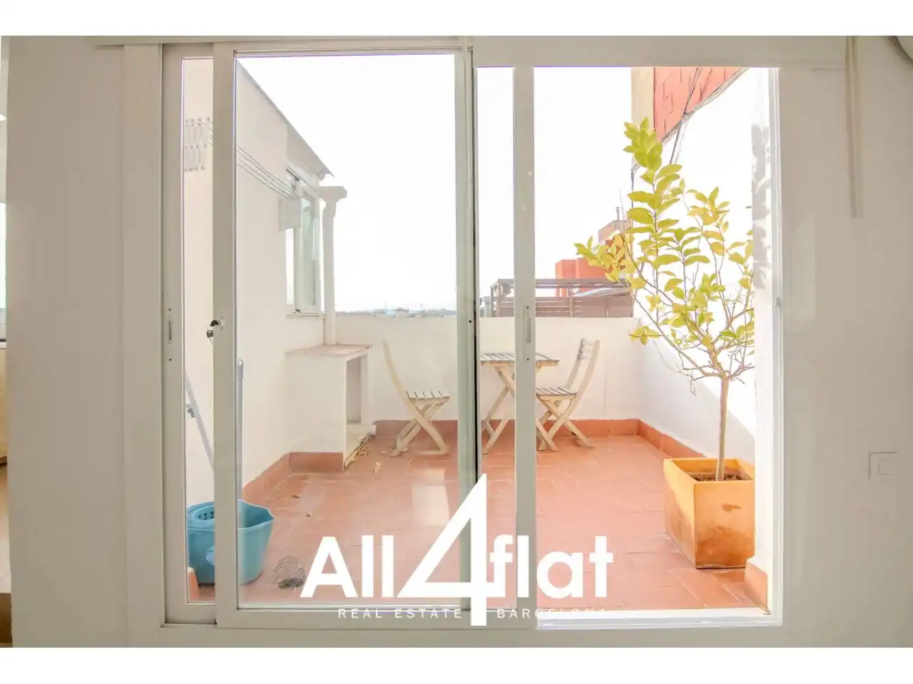 Terrasse von Dachboden zur Miete in Barcelona mit Klimaanlage, Heizung und Parkett