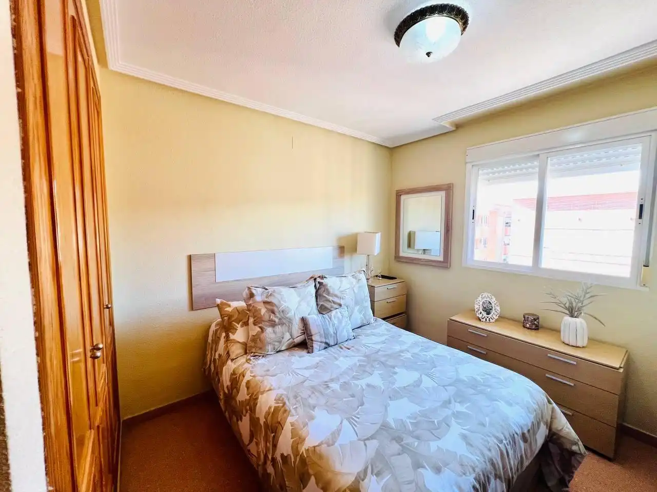 Habitación de Piso en venta en Alicante / Alacant con Jardín privado, Terraza y Trastero