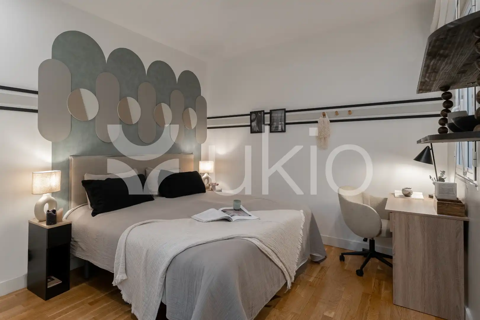 Dormitori de Apartament de lloguer en Madrid amb Aire condicionat, Calefacció i Moblat