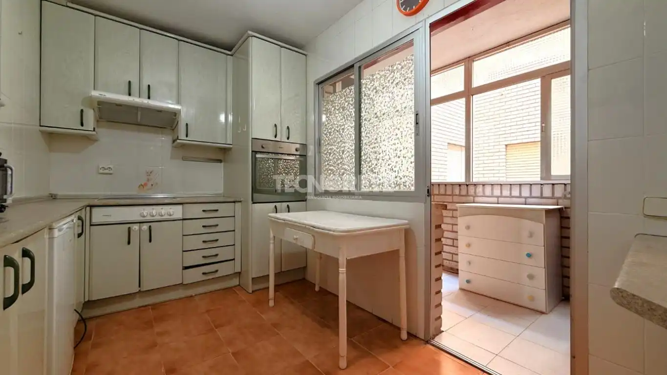 Cocina de Piso en venta en Guadalajara con Calefacción, Parquet y Terraza