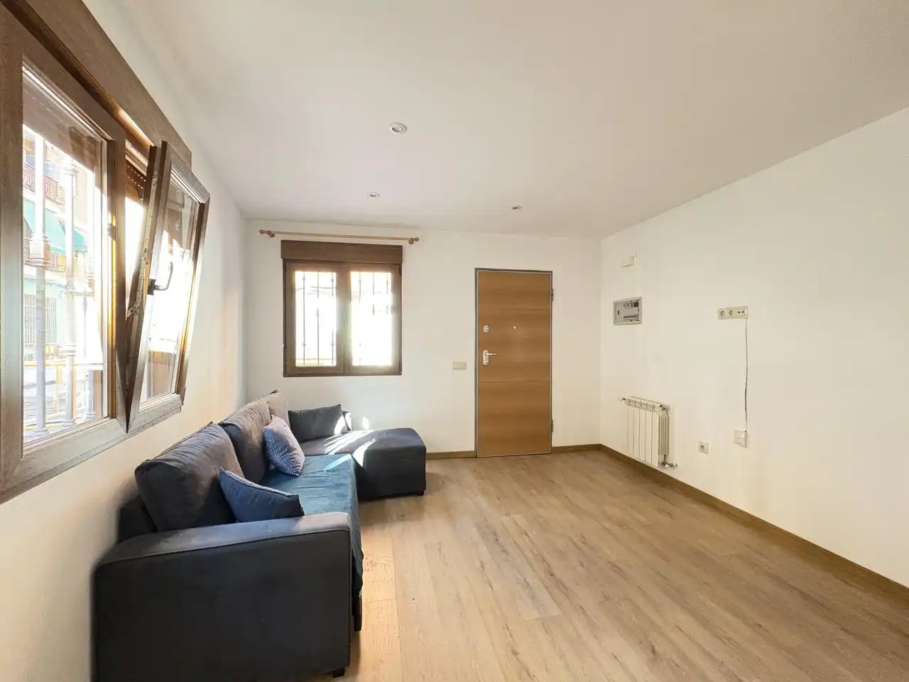 Ground floor for rent in Calle Juan Carlos I, Casco Antiguo