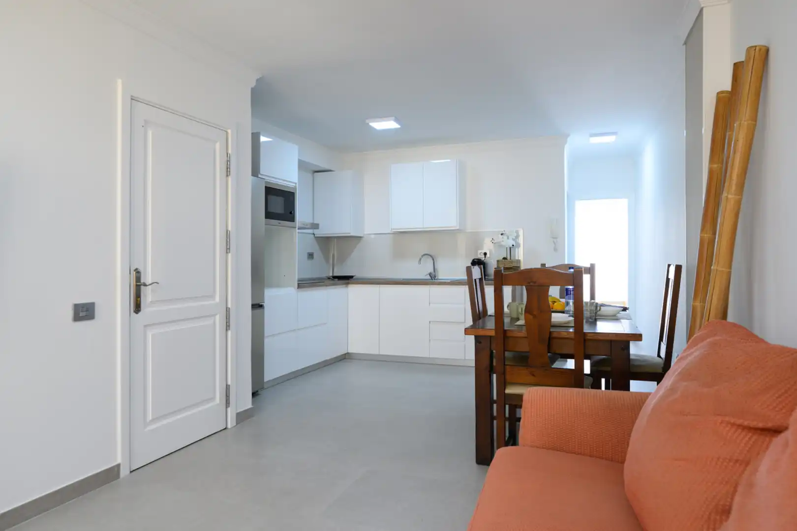 Cocina de Apartamento de alquiler en San Bartolomé de Tirajana con Aire acondicionado, Amueblado y Lavadora