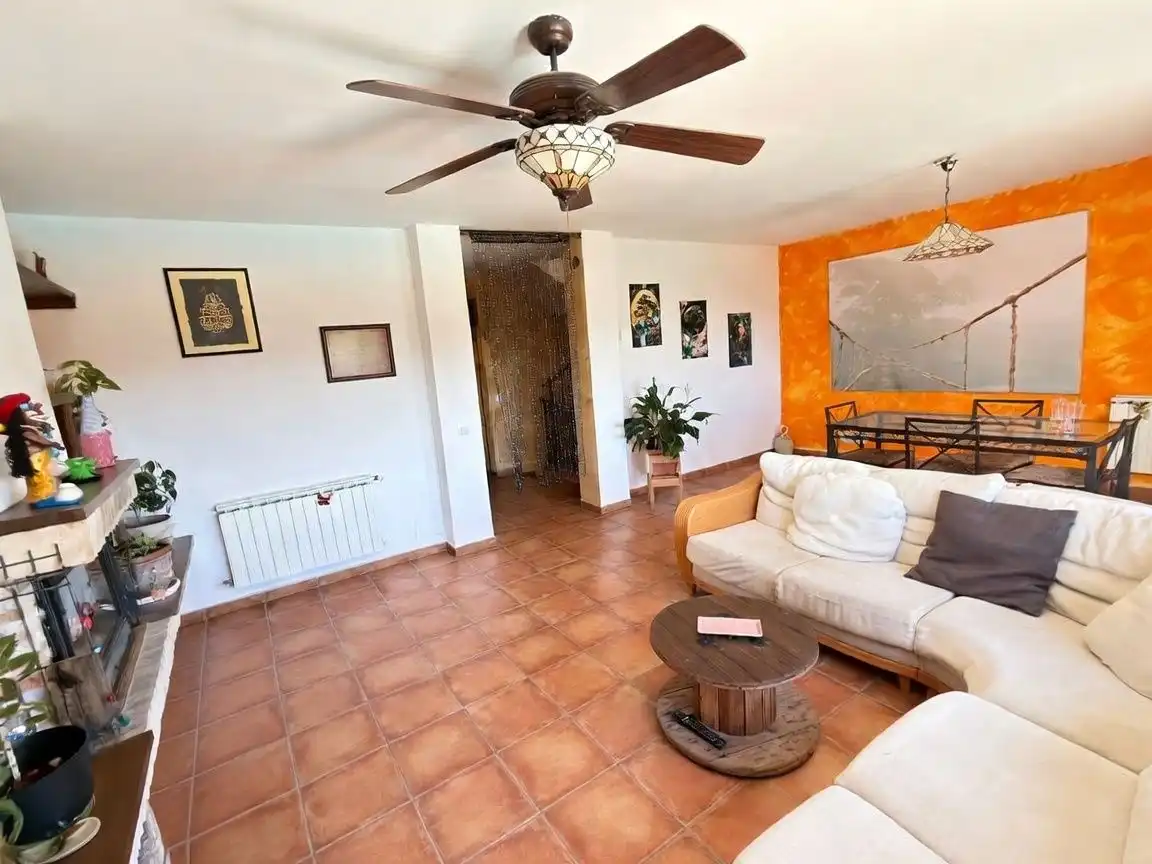 Sala de estar de Casa o chalet en venta en Chiloeches con Aire acondicionado, Calefacción y Jardín privado