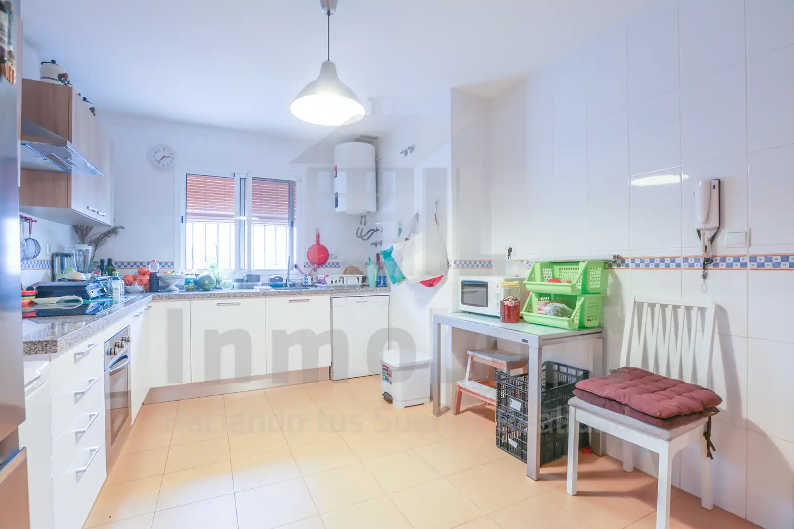 Kitchen of Detached homes for sale in Huévar del Aljarafe  with Air Conditioner, Private garden and Terrace