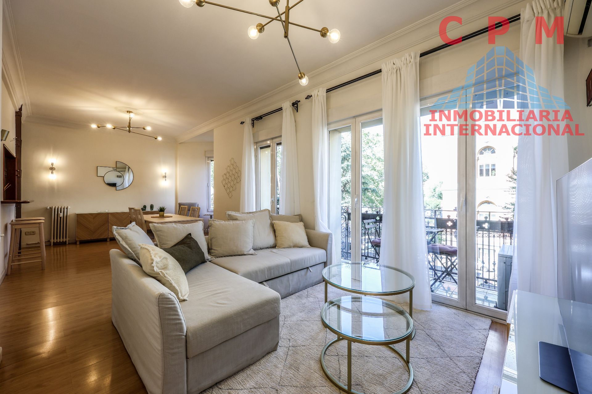 Living room of Flat to rent in  Madrid Capital  with Air Conditioner, Heating and Furnished