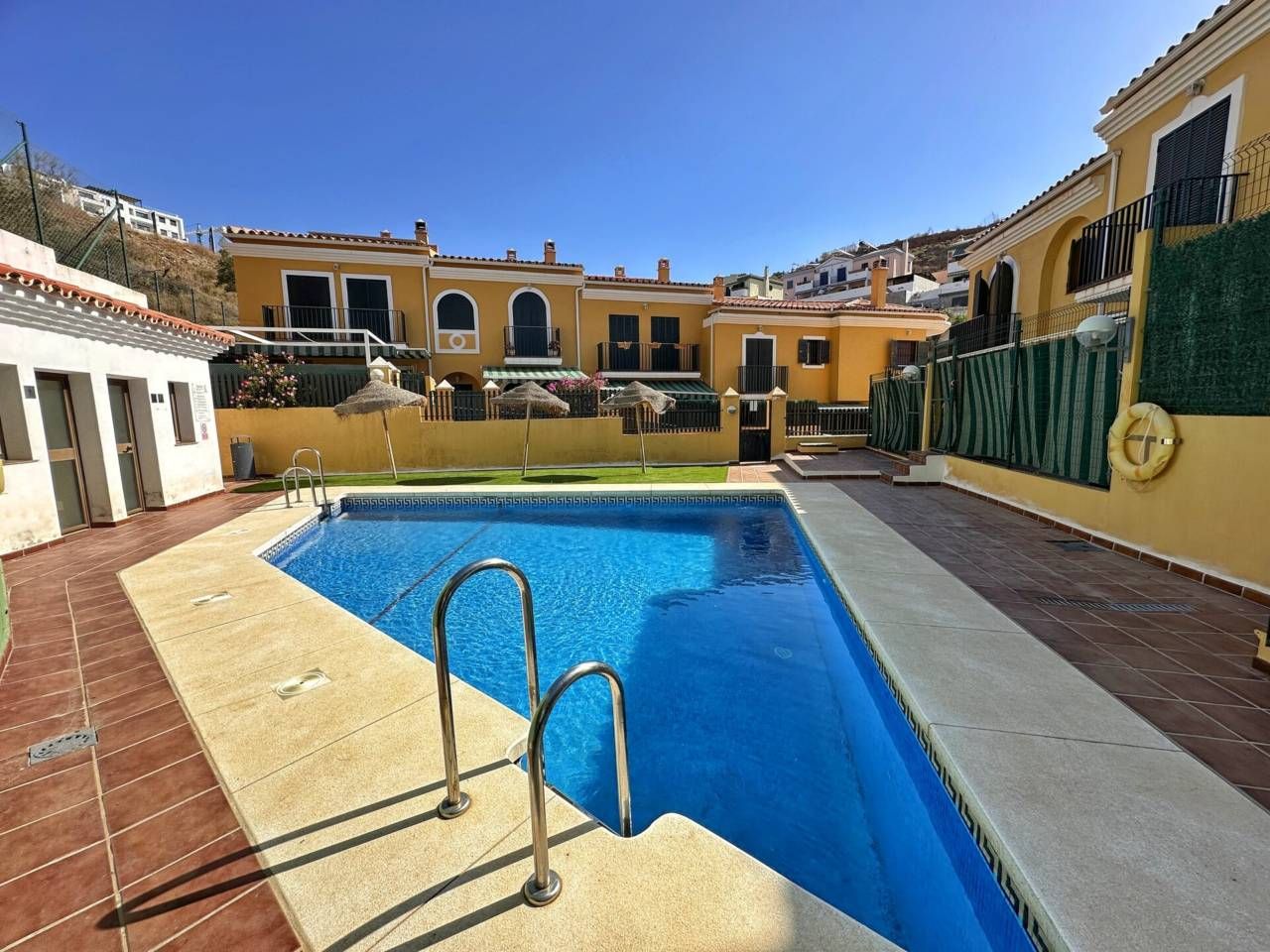Vista exterior de Casa adosada en venta en Rincón de la Victoria con Aire acondicionado, Terraza y Amueblado
