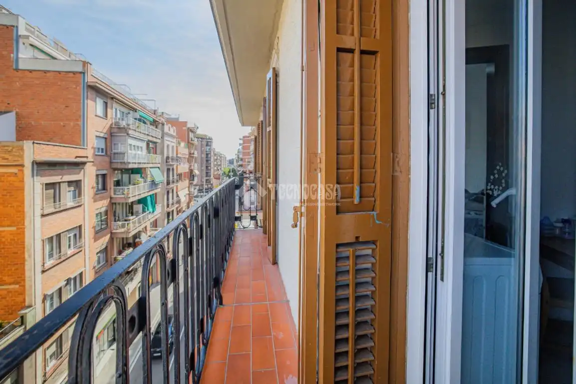 Terrassa de Pis en venda en Barcelona amb Balcó