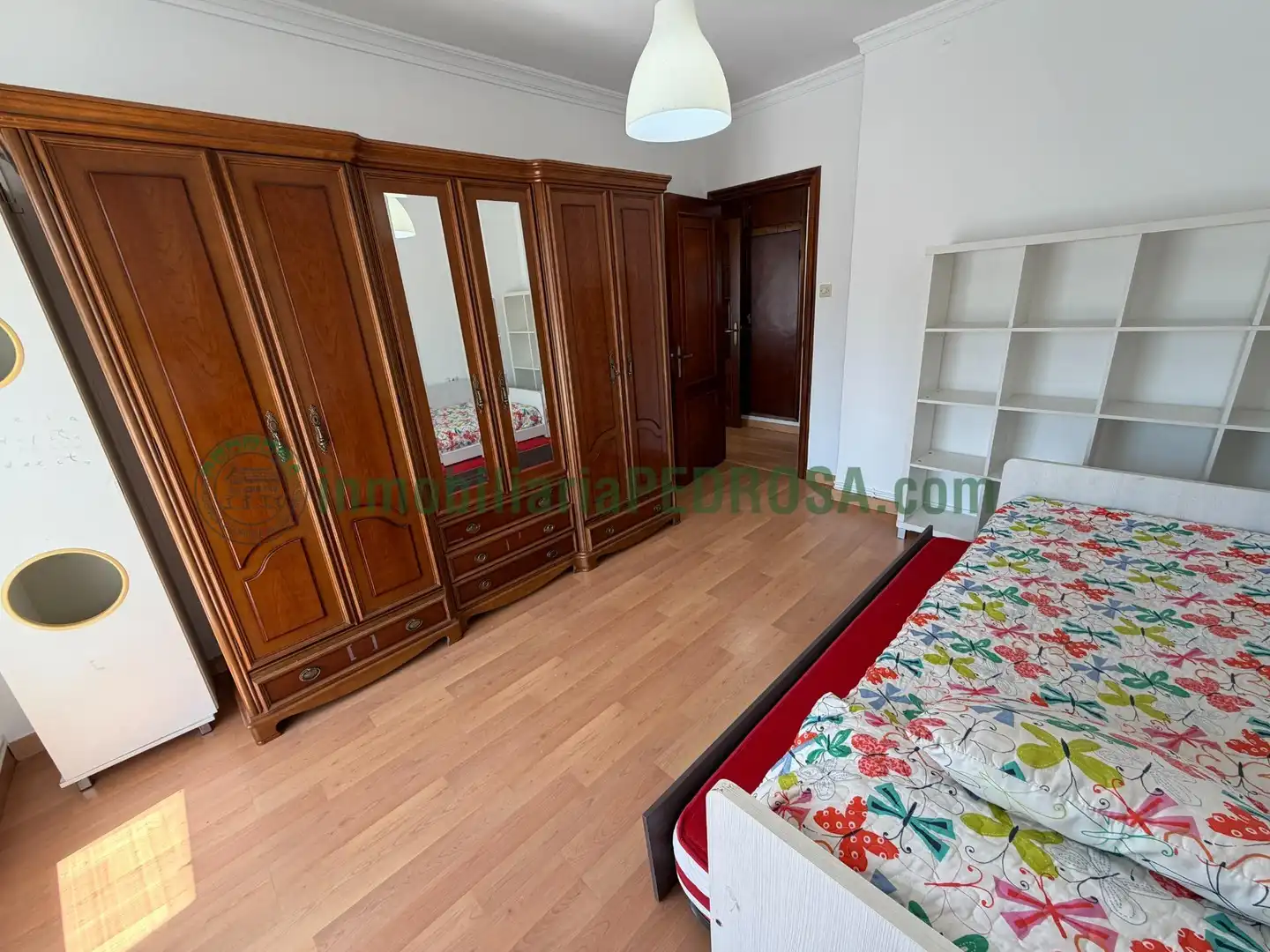Habitación de Piso de alquiler en Pontevedra Capital  con Calefacción, Amueblado y Balcón