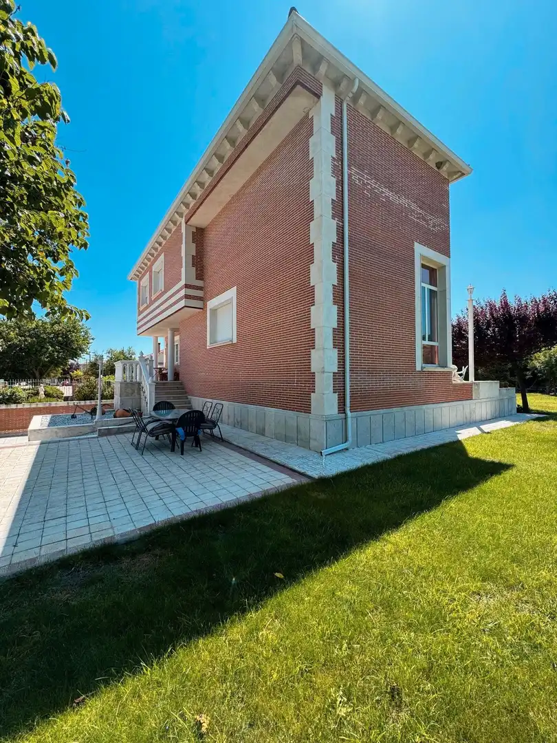 Casa o chalet en venta en Calle Parque Sur, 15, Megeces