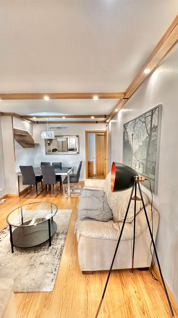 Living room of Flat for sale in  Madrid Capital  with Air Conditioner, Heating and Terrace