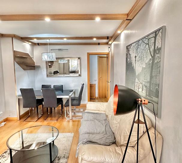 Photo 1 of Flat for sale in Calle Retrasos, Orcasitas, Madrid